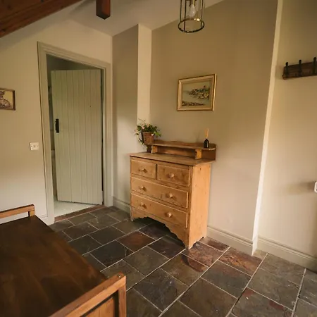 Longford Yellow Star Self-catering * Esker South