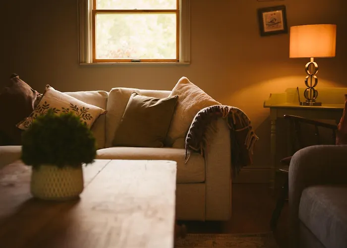 Longford Yellow Star Self-catering Esker South