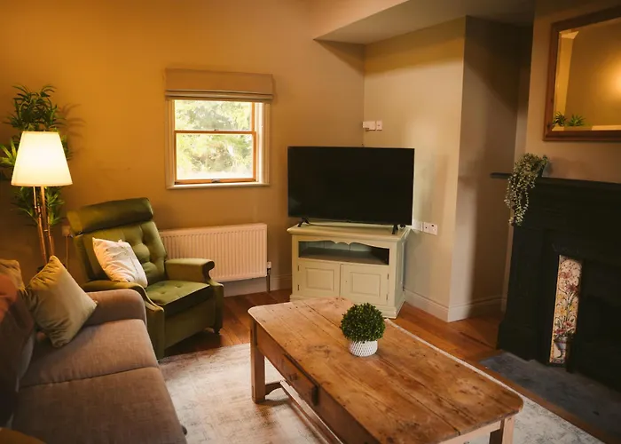 Longford Yellow Star Self-catering